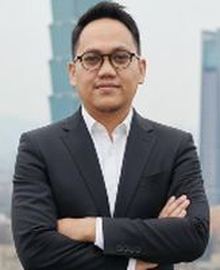 Riki Rahmad, Associate Editor